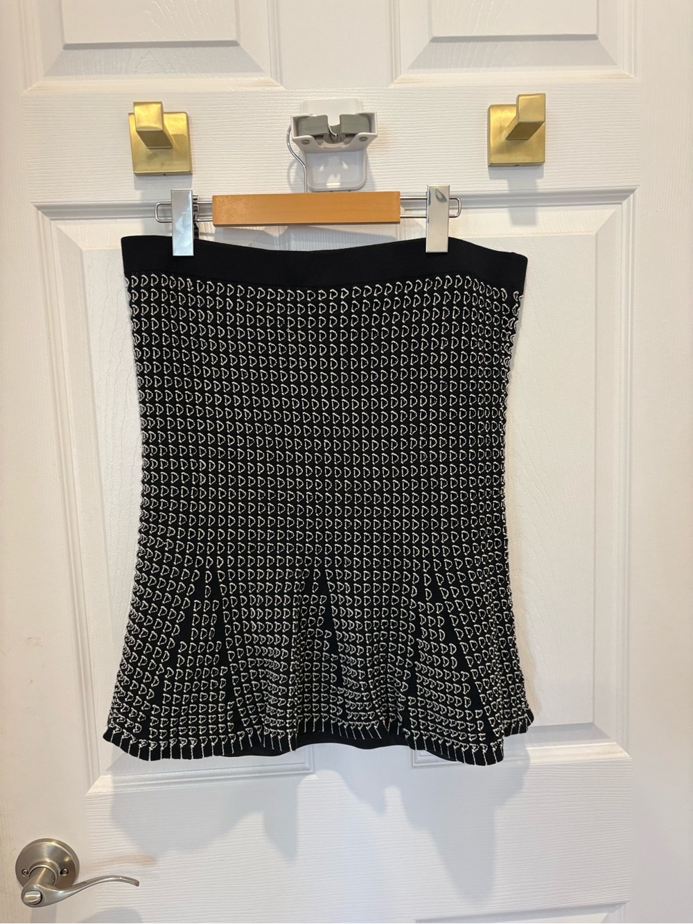 Ann Taylor Black and White Patterned Knit Women's Skirt #1351